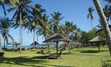 7 DAYS, 6 NIGHTS BUSH AND BEACH SAFAR